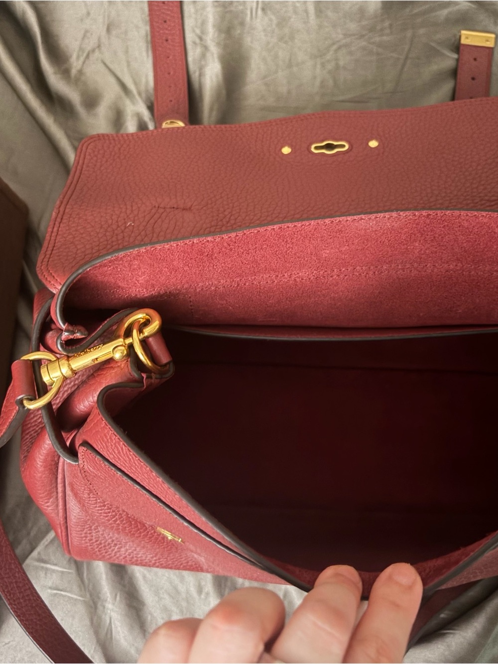 Mulberry Alexa Crimson Leather Satchel with Gold Hardware - Picture 3 of 7